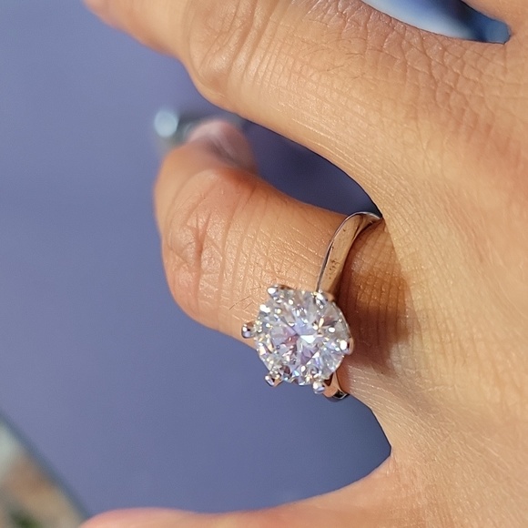 4ct authentic moissanite ring with 925 silver Size 6.5 - Picture 7 of 10